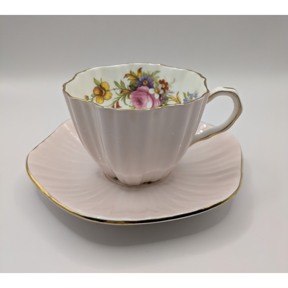 Foley Bone China Footed Teacup & Saucer EB 1948-63 Pink Scalloped Made England